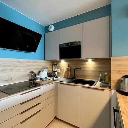 Acces Direct A La Garage Ferme *