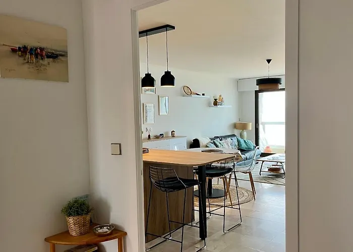 Acces Direct A La Garage Ferme Les Sables-dʼOlonne